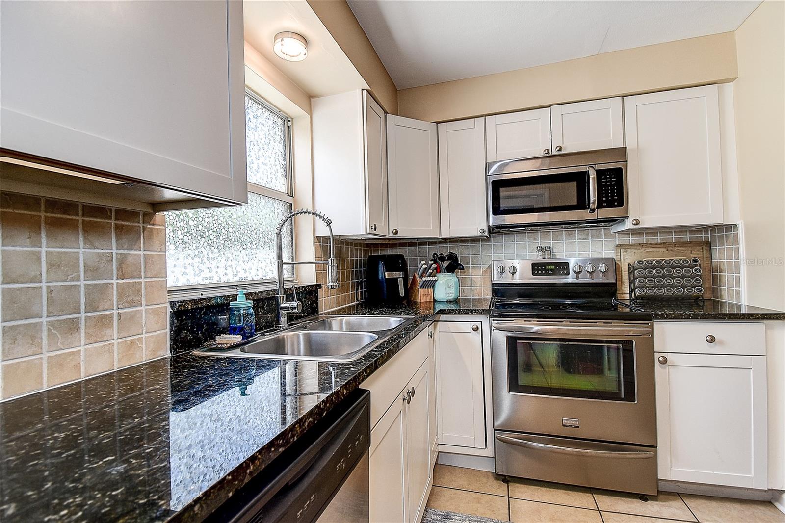 Image 9 of 25 For 641 Cork Street