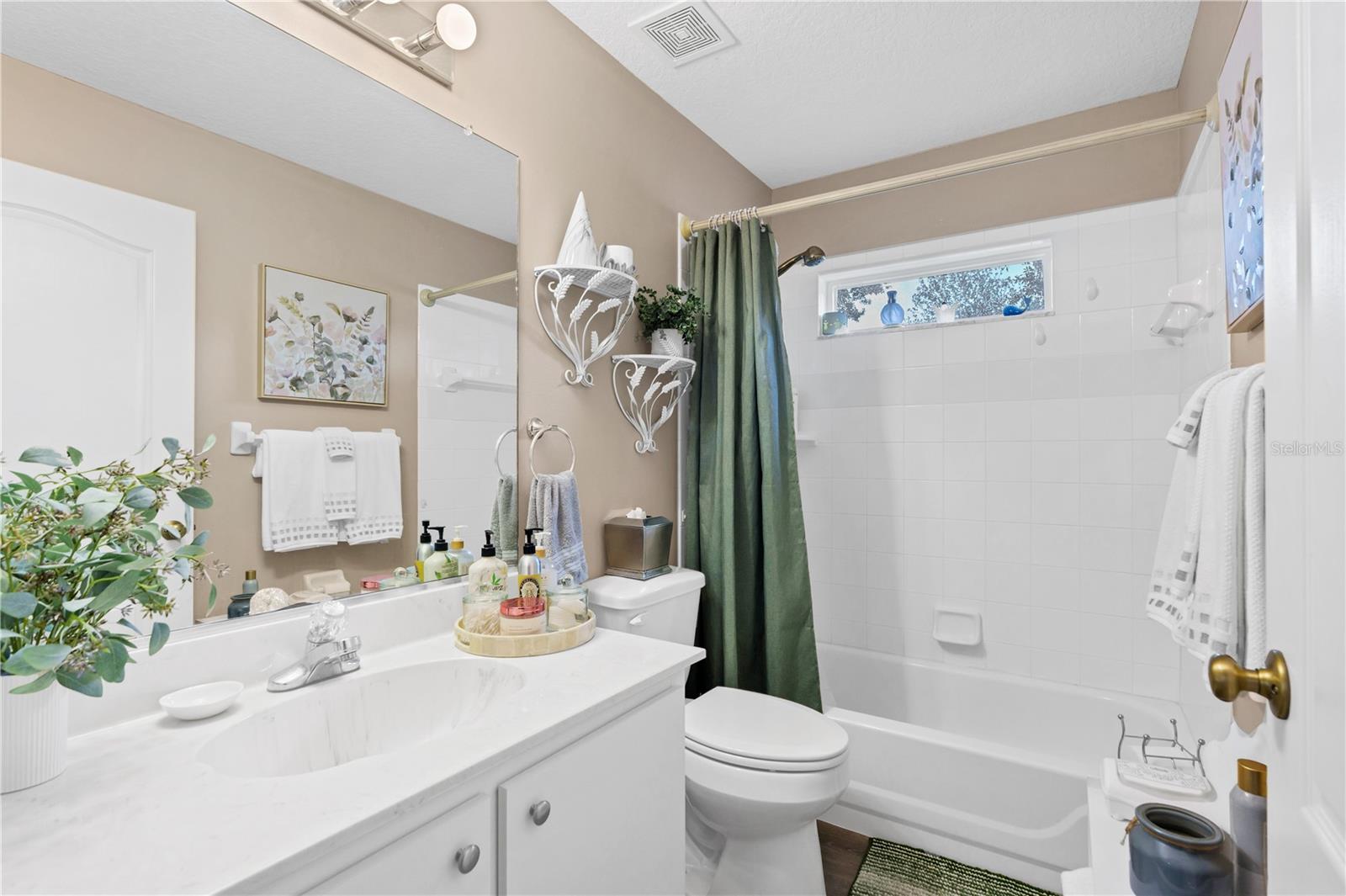 Image 19 of 31 For 825 Wooddusk Drive