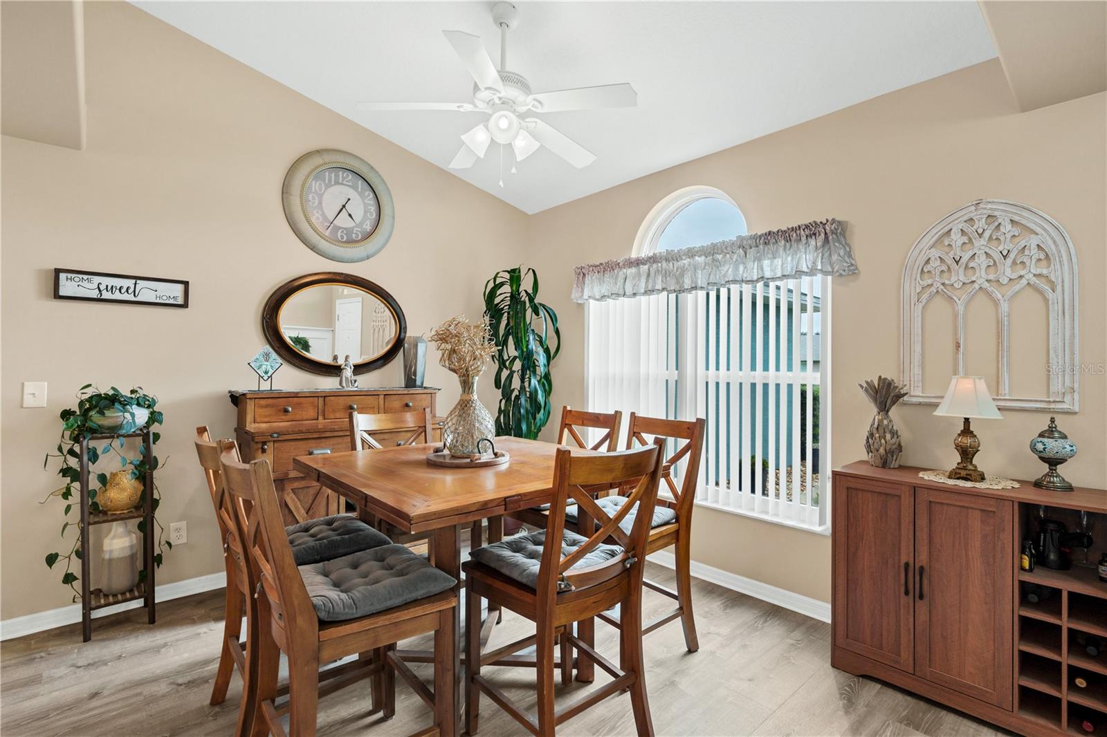 Image 3 of 31 For 825 Wooddusk Drive