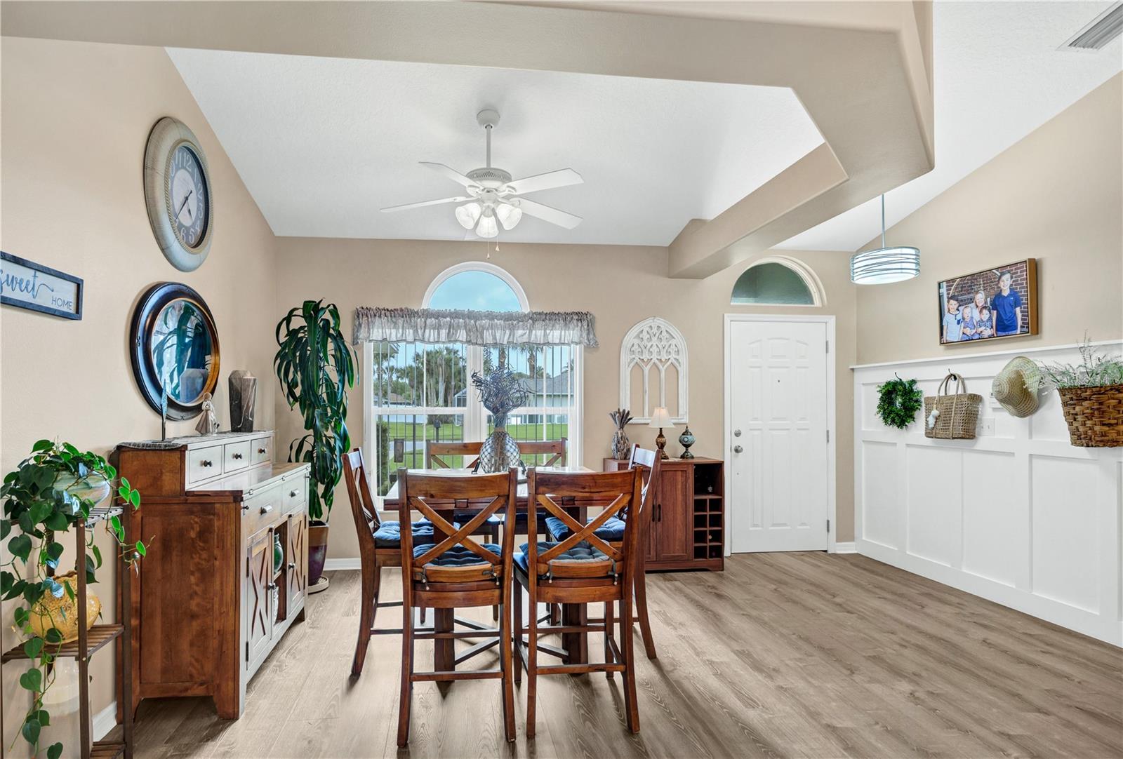 Image 4 of 31 For 825 Wooddusk Drive