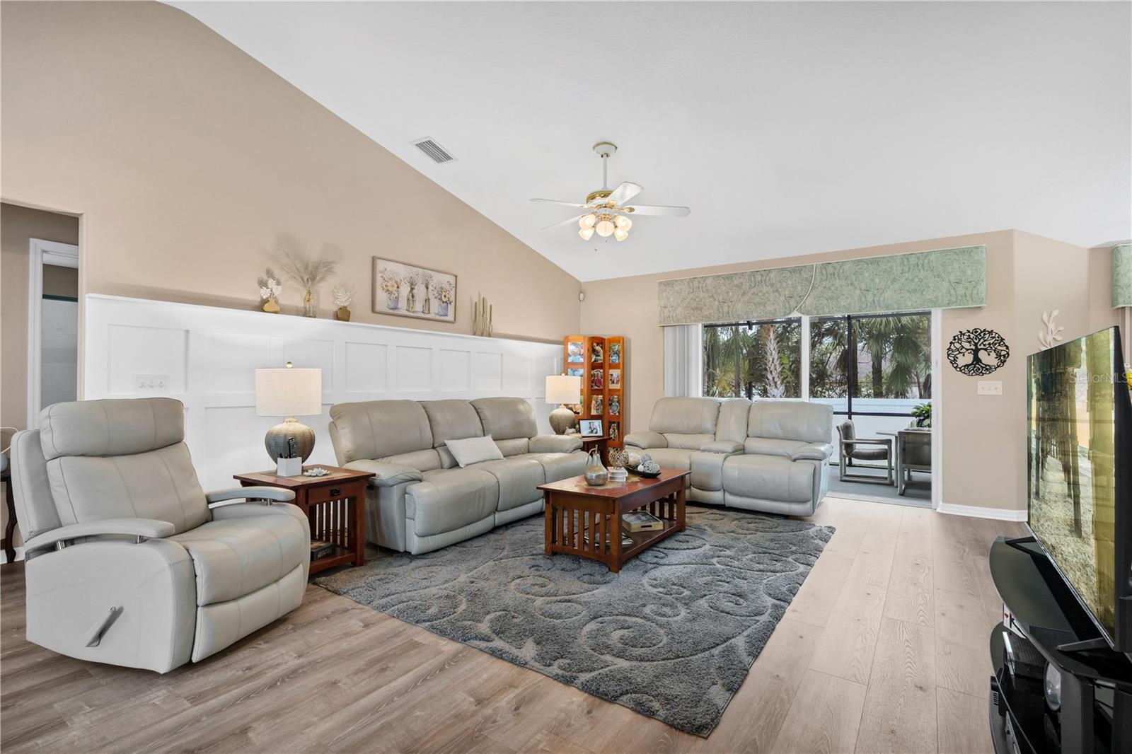 Image 5 of 31 For 825 Wooddusk Drive