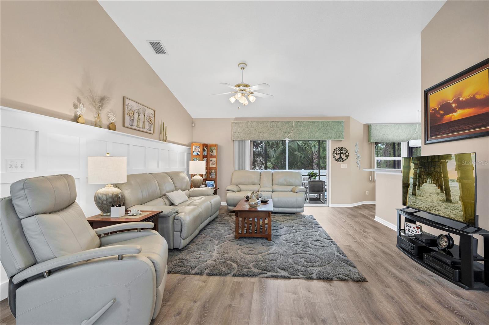 Image 6 of 31 For 825 Wooddusk Drive