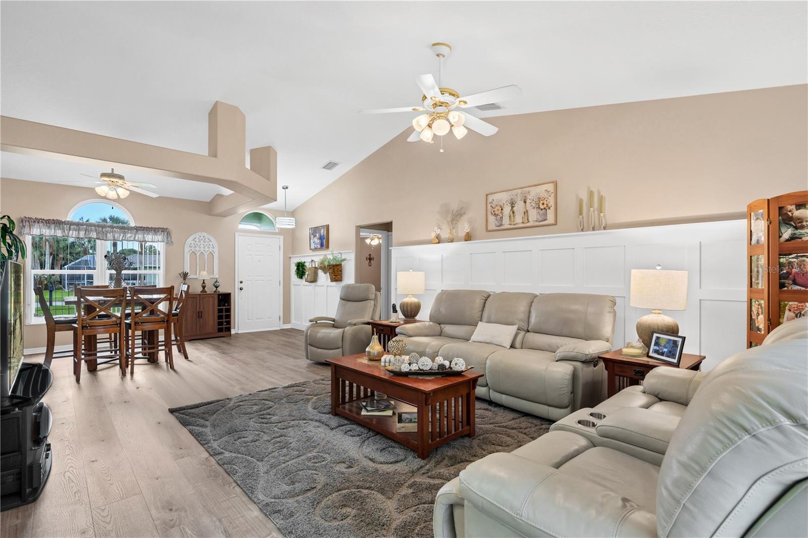 Image 7 of 31 For 825 Wooddusk Drive