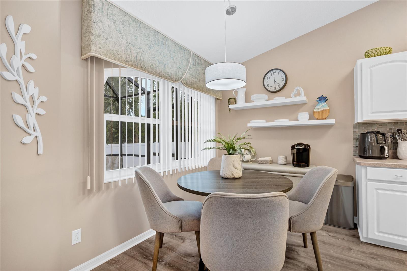 Image 9 of 31 For 825 Wooddusk Drive