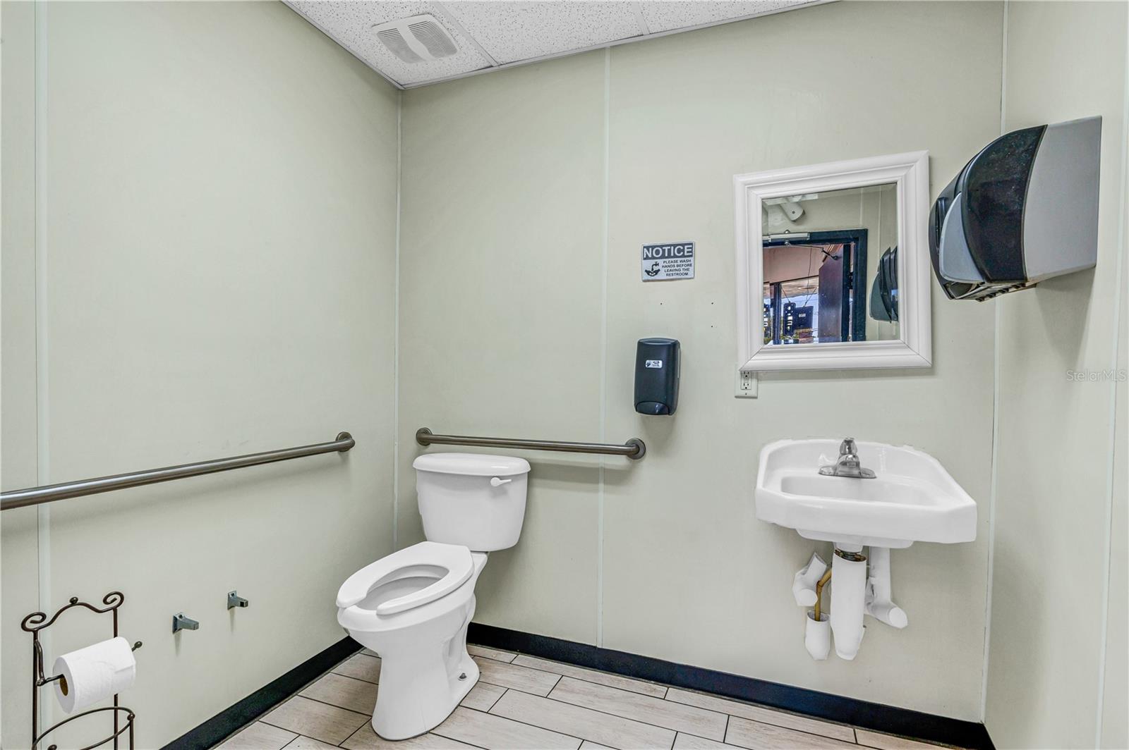 Image 11 of 29 For 1015 Ridgewood Avenue