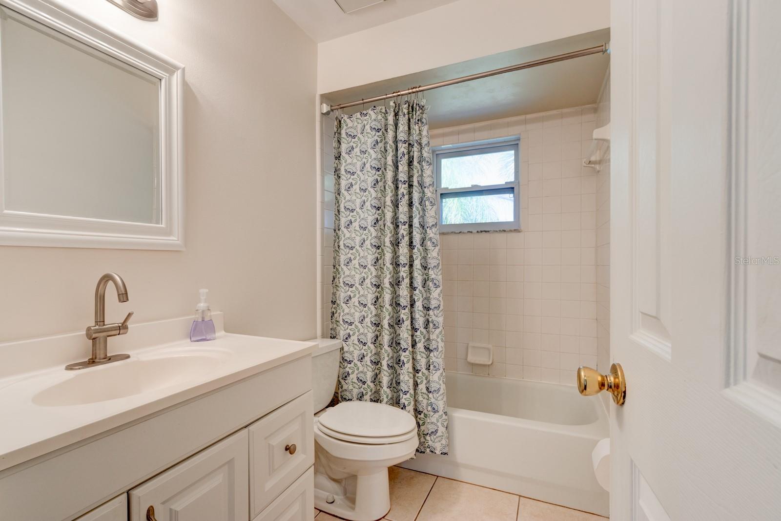 Image 19 of 30 For 712-714 Oakwood Avenue