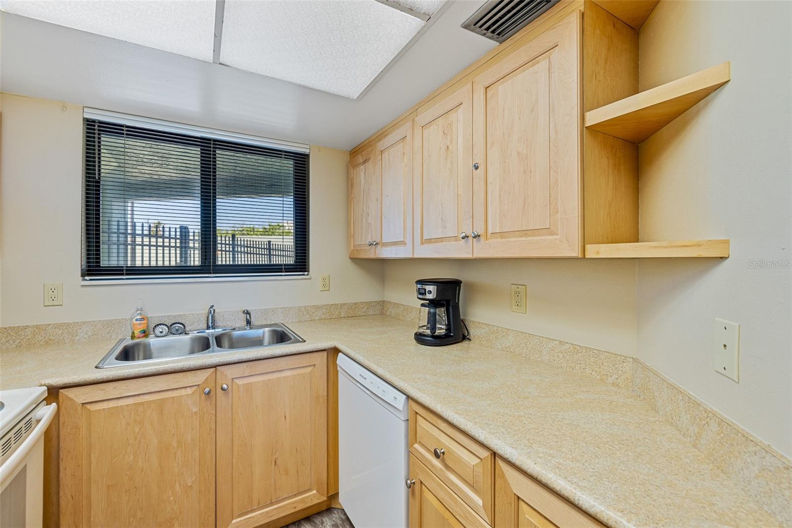 Image 10 of 31 For 3405 Atlantic Avenue 101