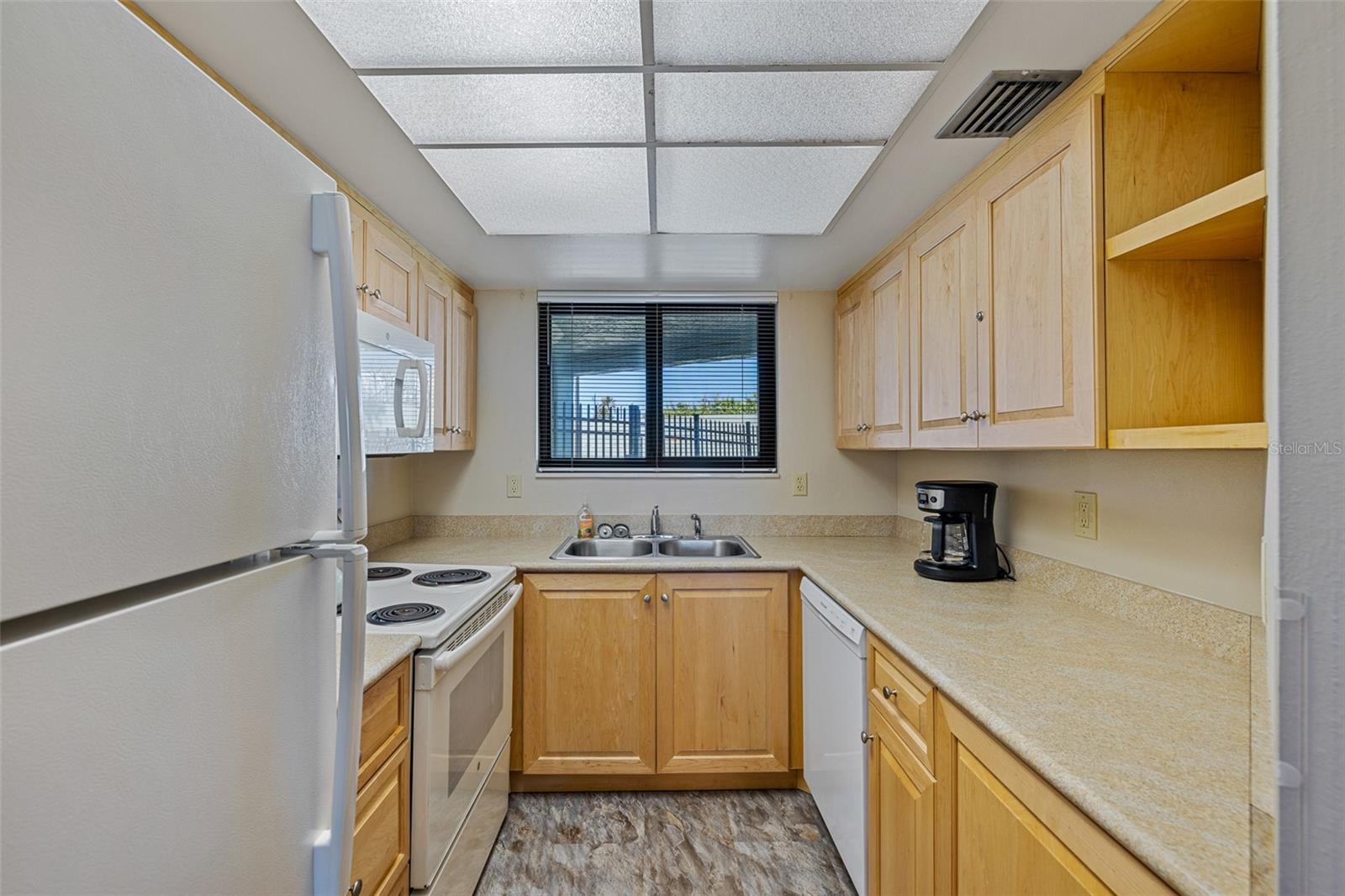 Image 9 of 31 For 3405 Atlantic Avenue 101