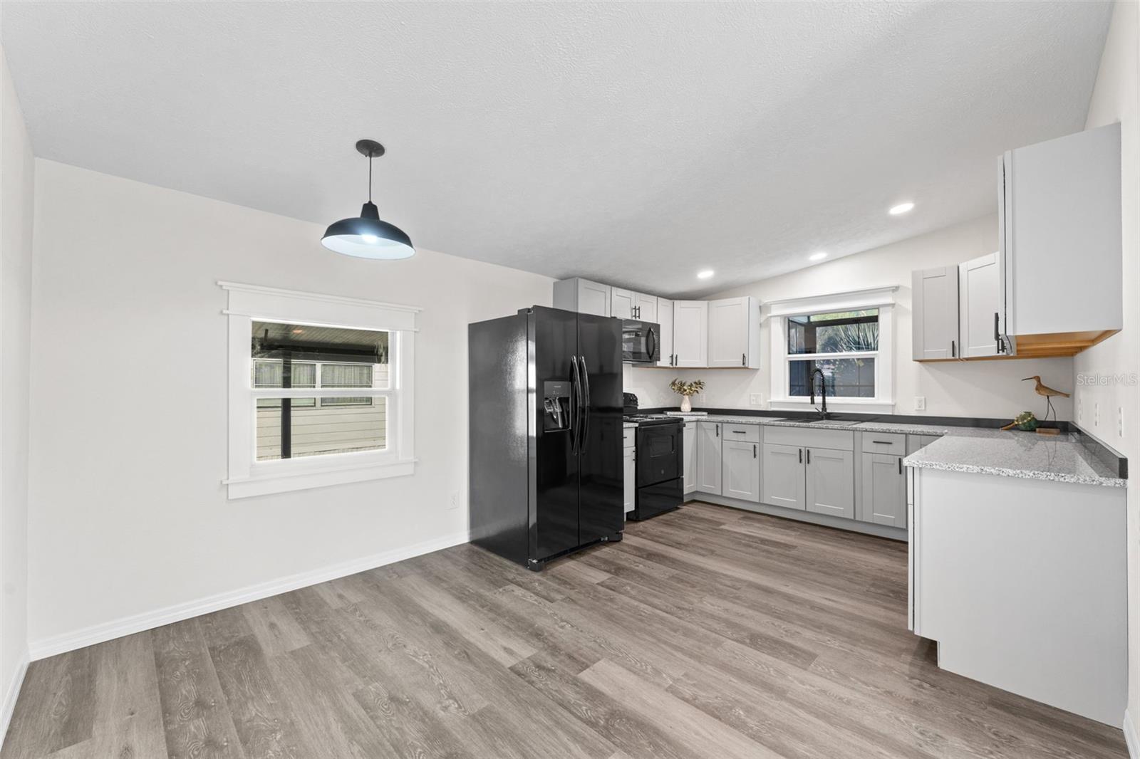 Image 12 of 39 For 142 Indian River Drive N