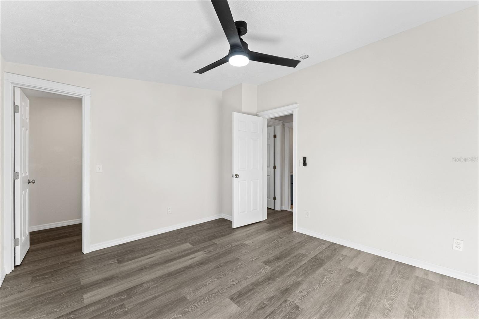 Image 18 of 39 For 142 Indian River Drive N