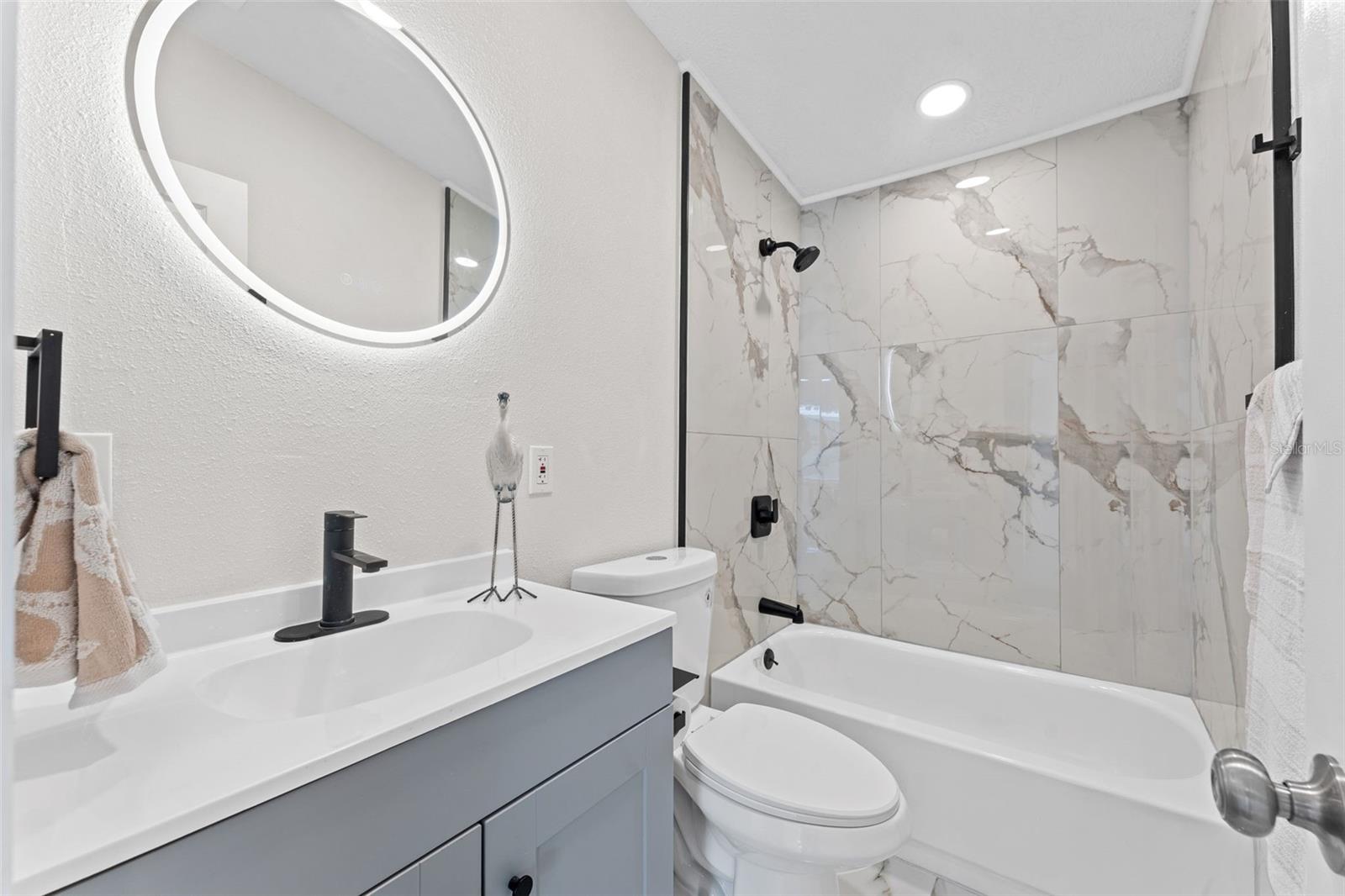 Image 19 of 39 For 142 Indian River Drive N