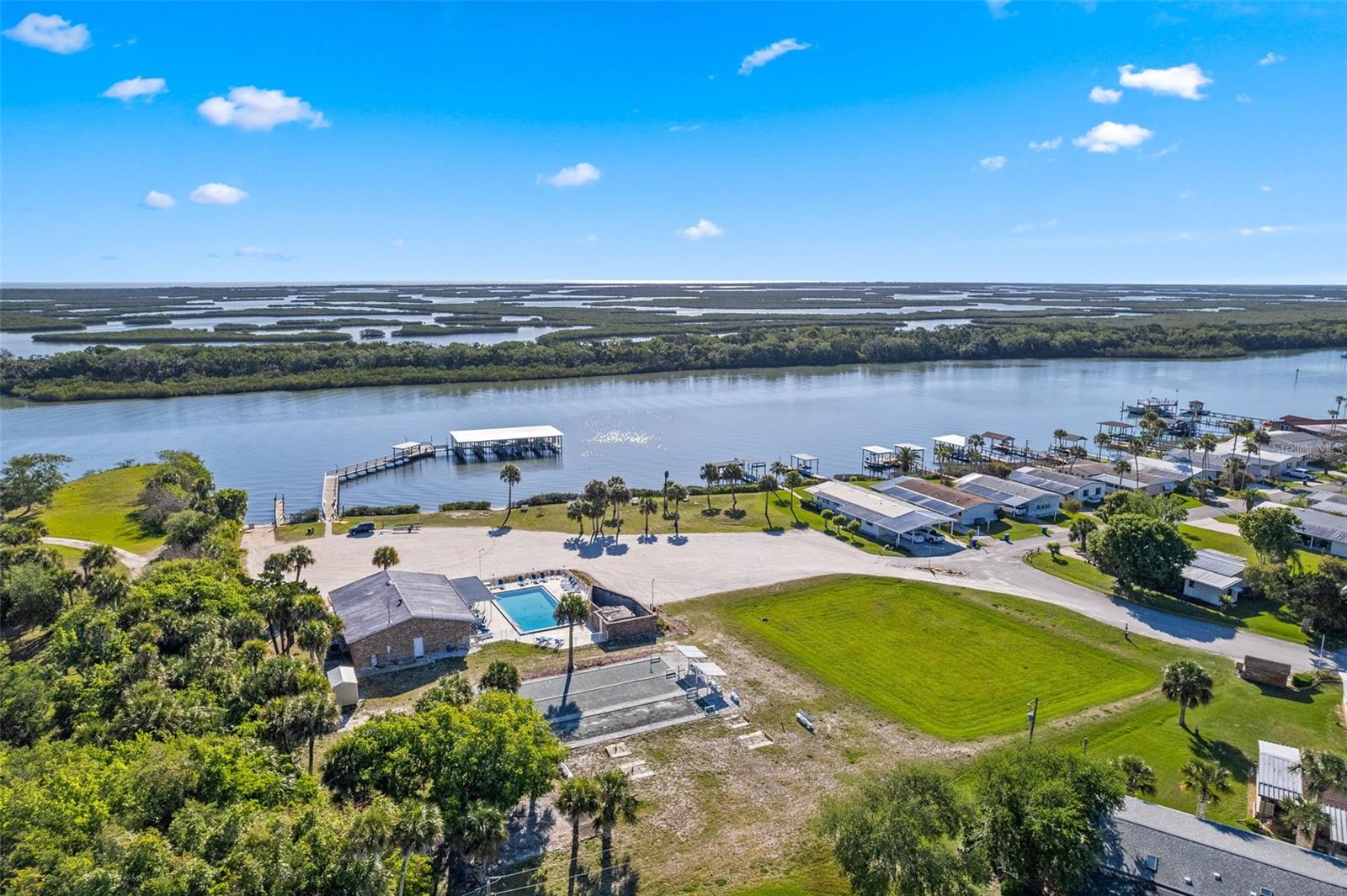 Image 33 of 39 For 142 Indian River Drive N