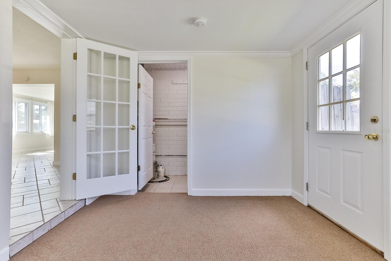 Image 11 of 50 For 480 Carolyn Street