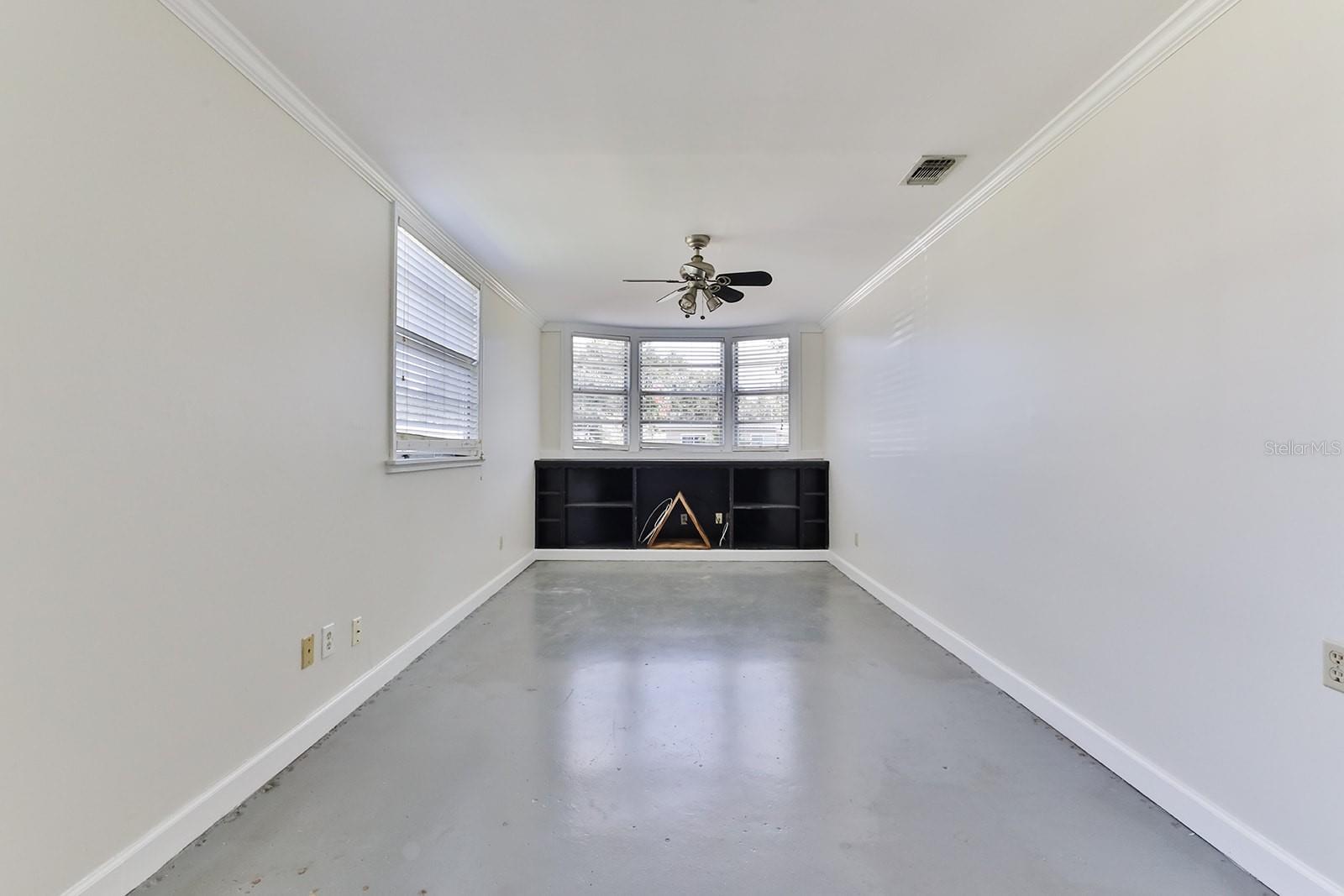 Image 12 of 50 For 480 Carolyn Street