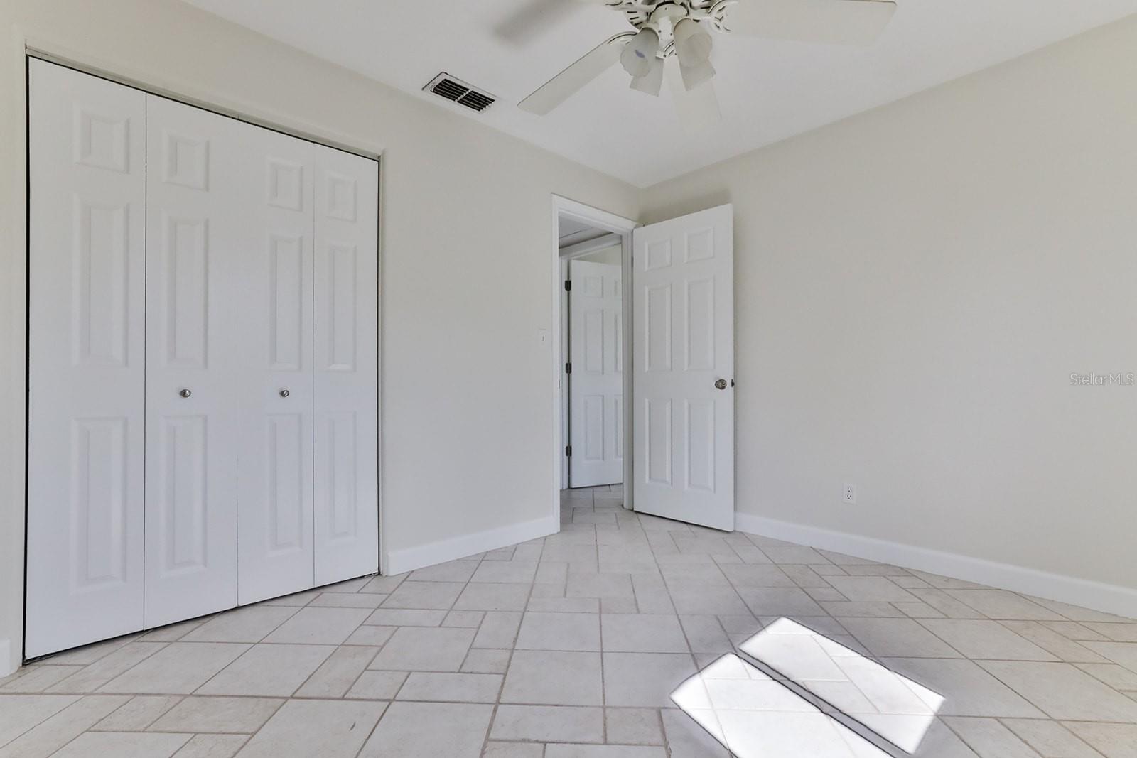 Image 14 of 50 For 480 Carolyn Street