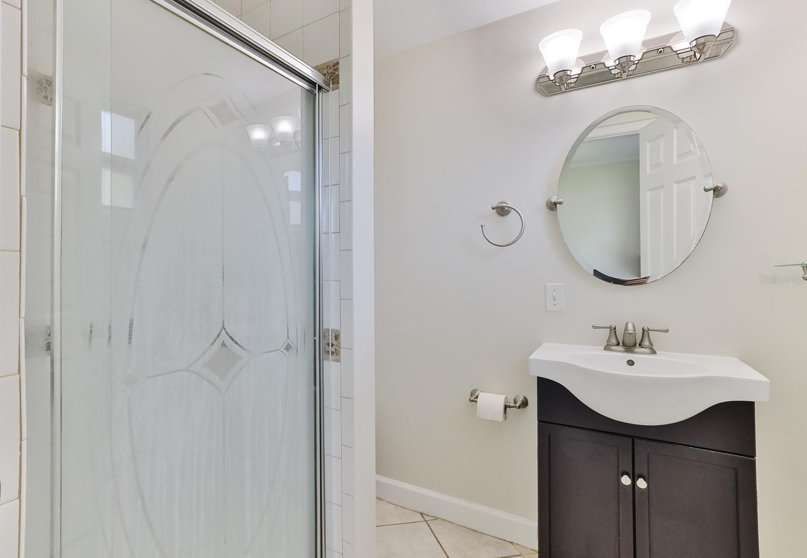 Image 25 of 50 For 480 Carolyn Street