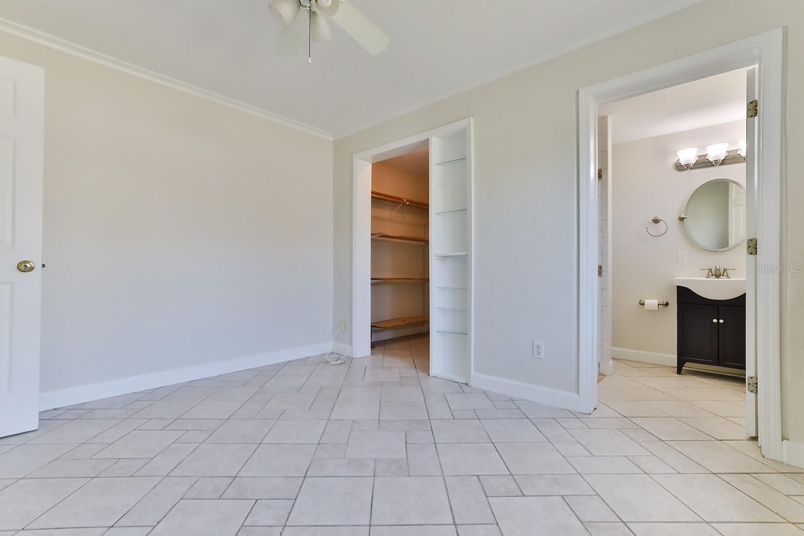 Image 27 of 50 For 480 Carolyn Street