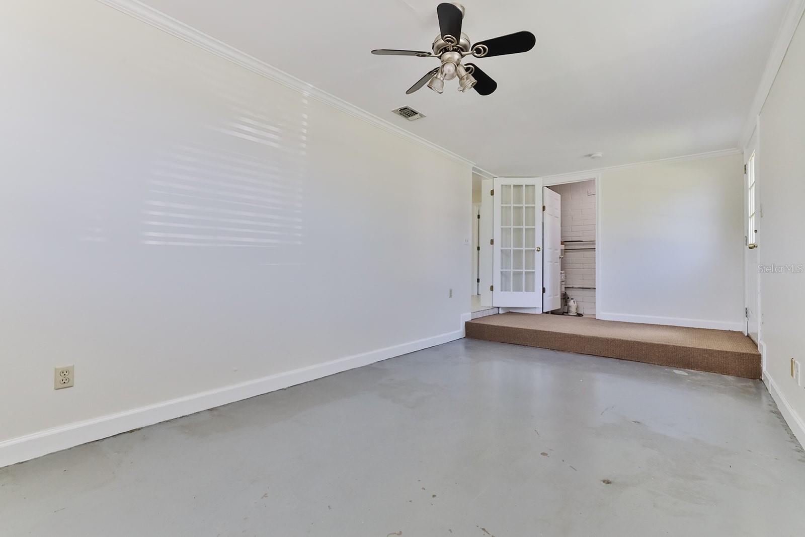 Image 29 of 50 For 480 Carolyn Street