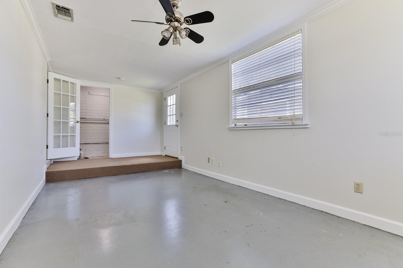 Image 30 of 50 For 480 Carolyn Street