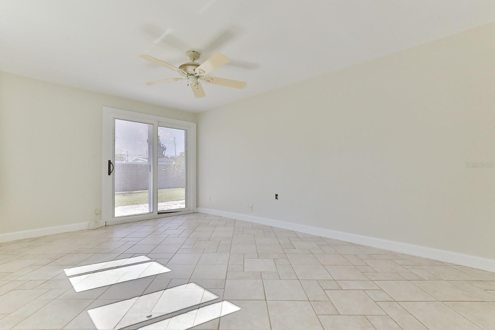 Image 31 of 50 For 480 Carolyn Street