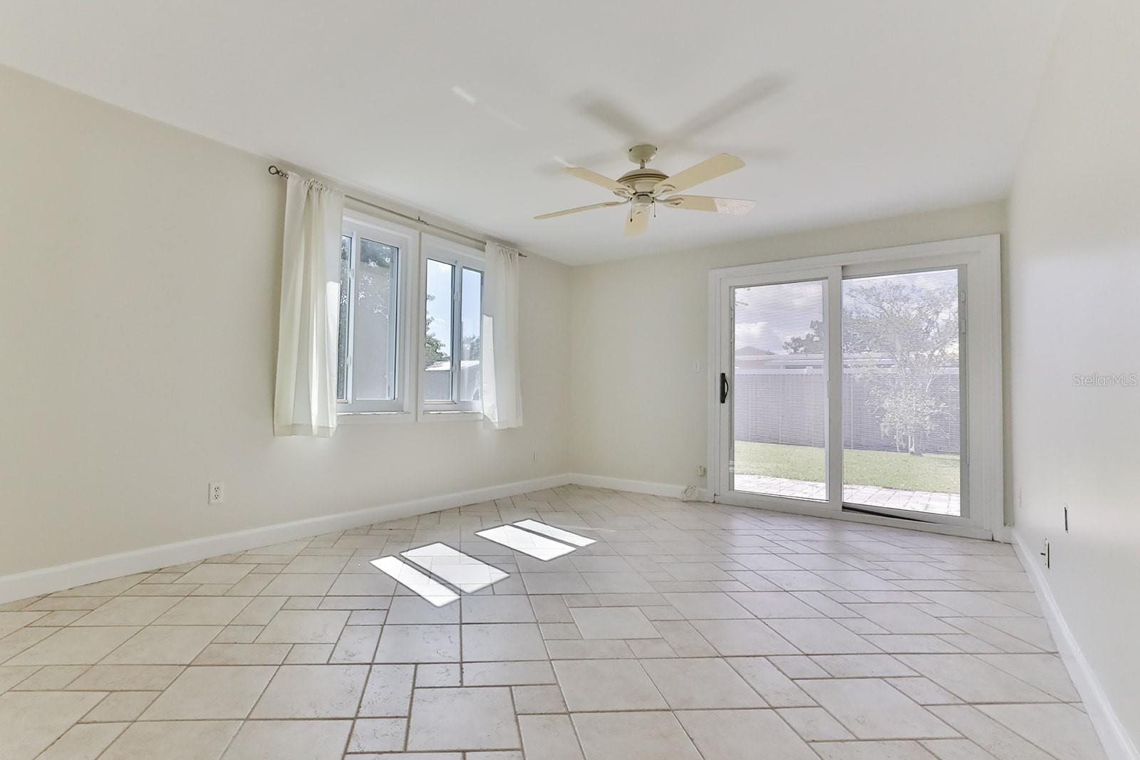 Image 34 of 50 For 480 Carolyn Street