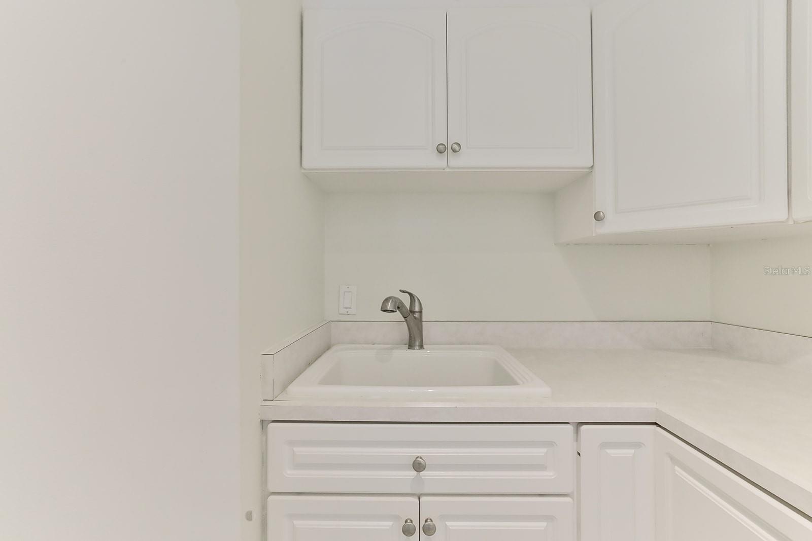 Image 36 of 50 For 480 Carolyn Street