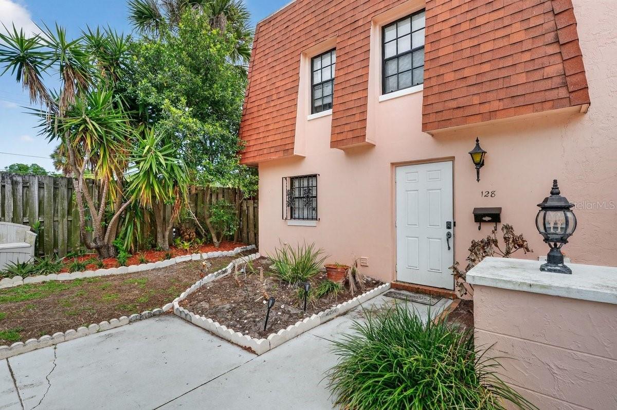 Image 13 of 41 For 128 Mitchell Place 1