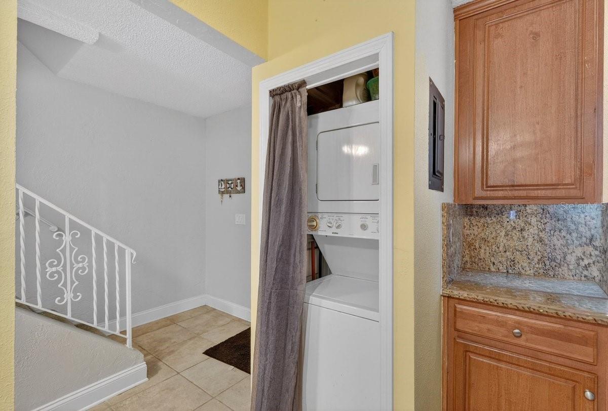 Image 20 of 41 For 128 Mitchell Place 1