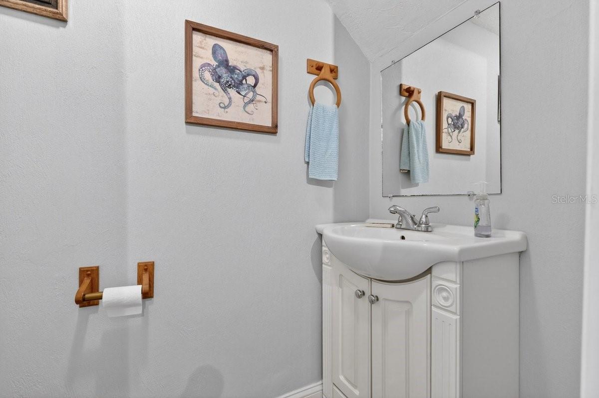 Image 23 of 41 For 128 Mitchell Place 1