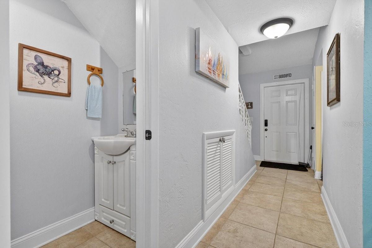 Image 24 of 41 For 128 Mitchell Place 1