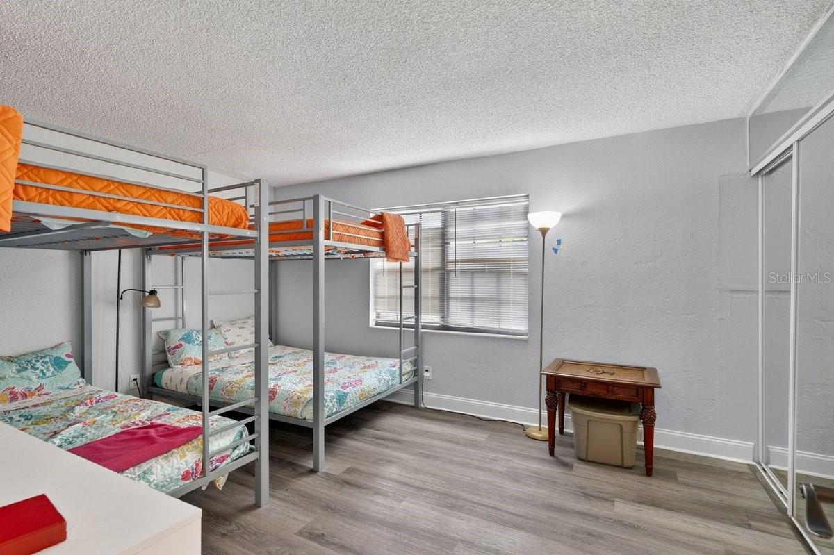 Image 26 of 41 For 128 Mitchell Place 1