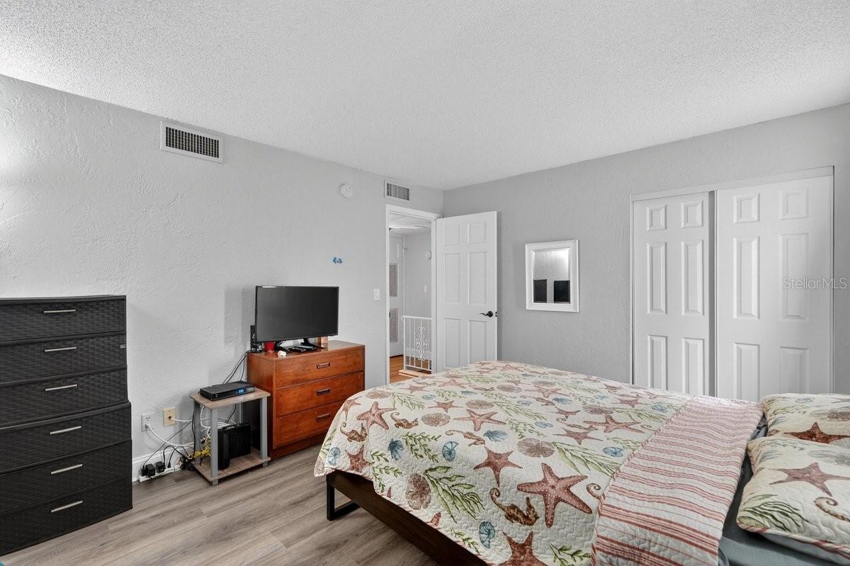 Image 29 of 41 For 128 Mitchell Place 1