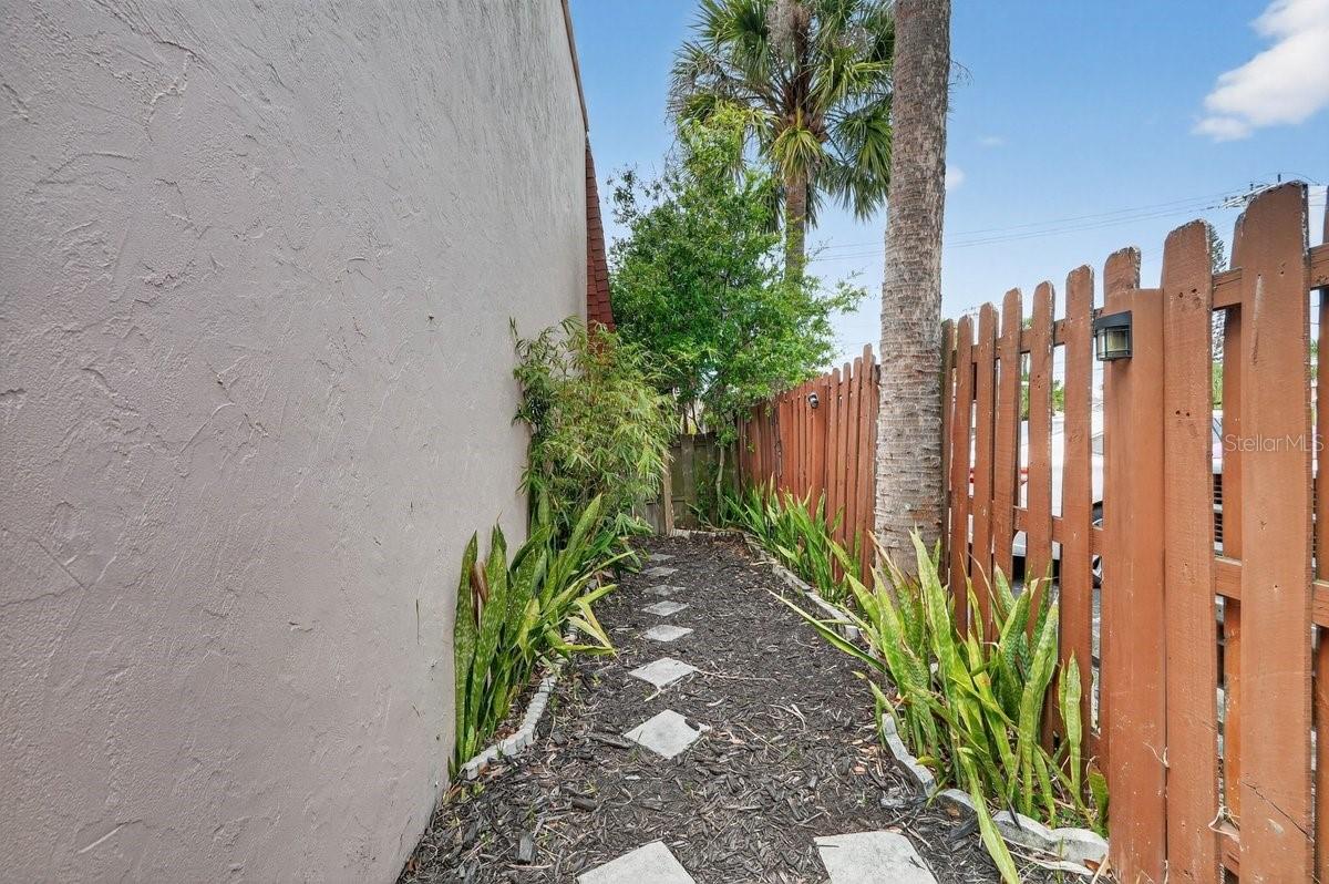 Image 9 of 41 For 128 Mitchell Place 1