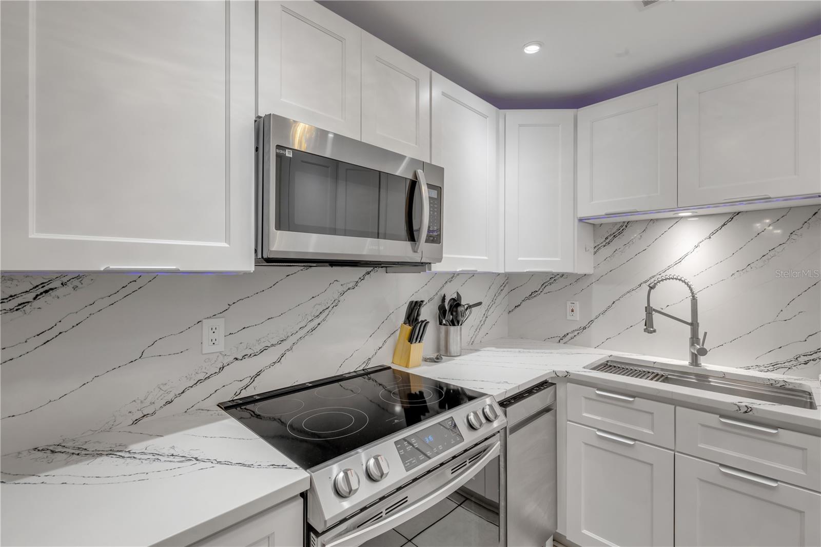 Image 11 of 41 For 3800 Saxon Drive A7