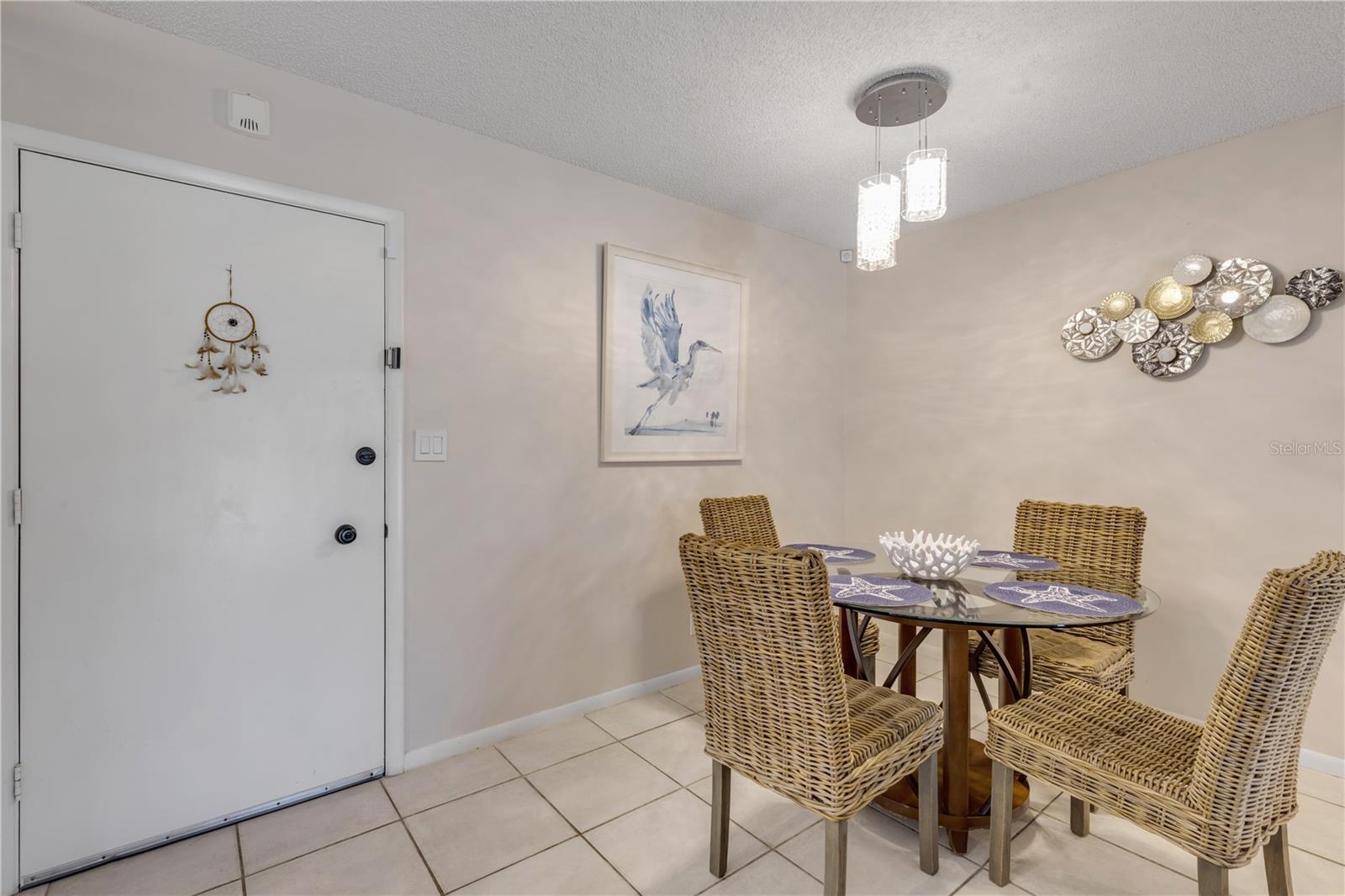 Image 15 of 41 For 3800 Saxon Drive A7