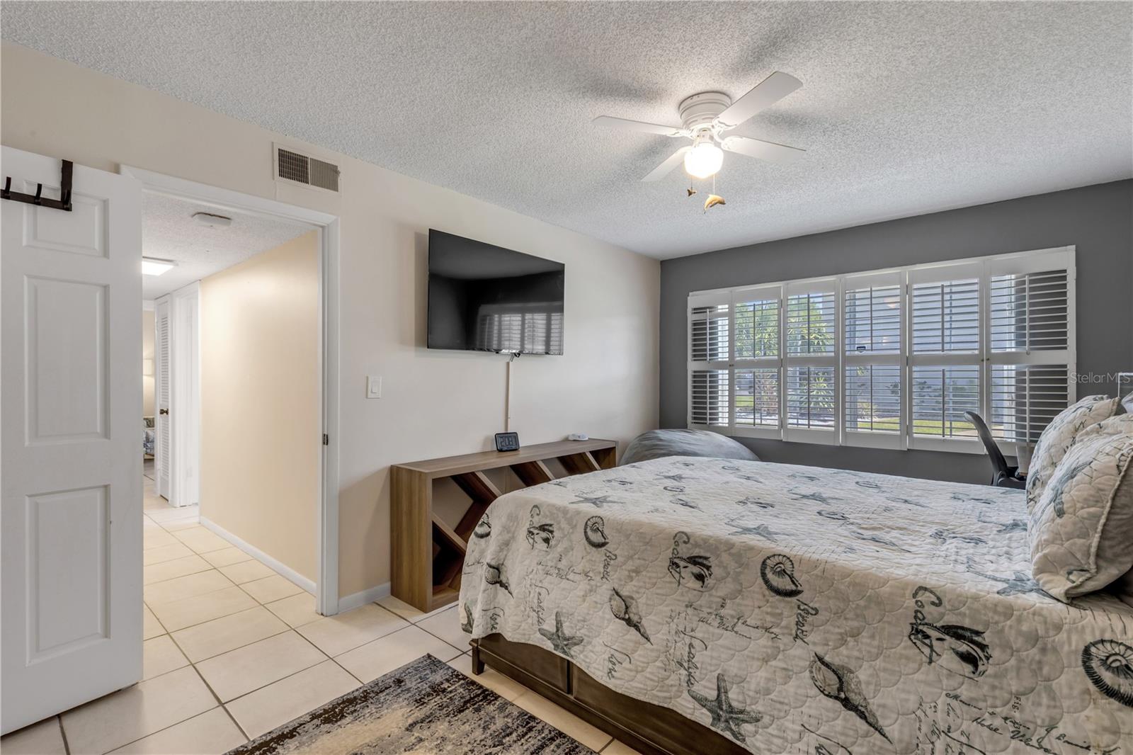 Image 23 of 41 For 3800 Saxon Drive A7