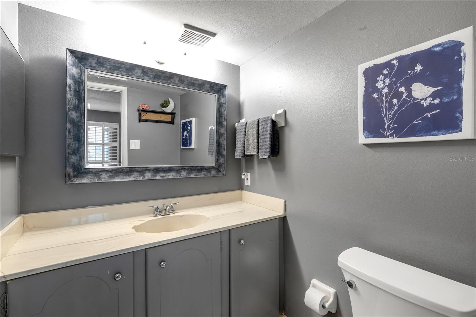 Image 27 of 41 For 3800 Saxon Drive A7