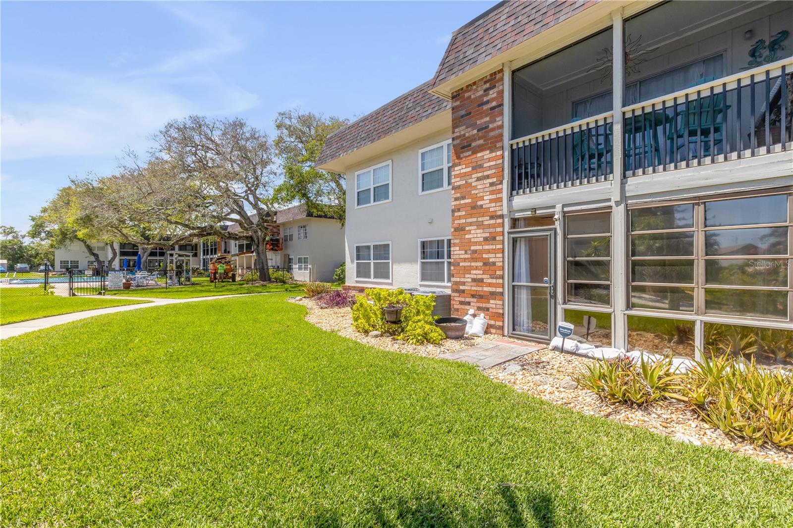 Image 32 of 41 For 3800 Saxon Drive A7