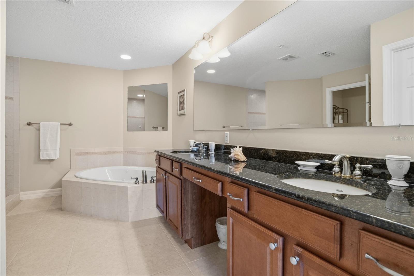 Image 21 of 51 For 1705 Atlantic Avenue 701