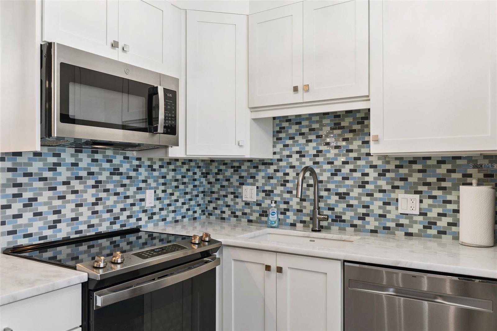 Image 17 of 40 For 513 Atlantic Avenue 33