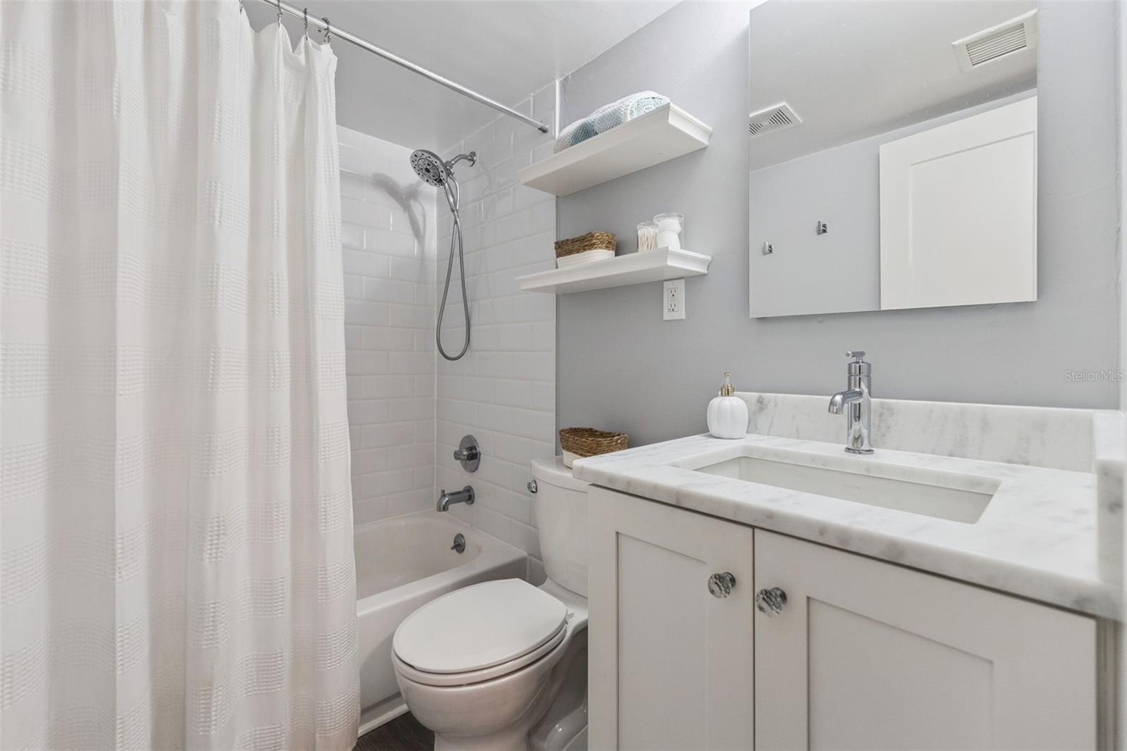 Image 23 of 40 For 513 Atlantic Avenue 33