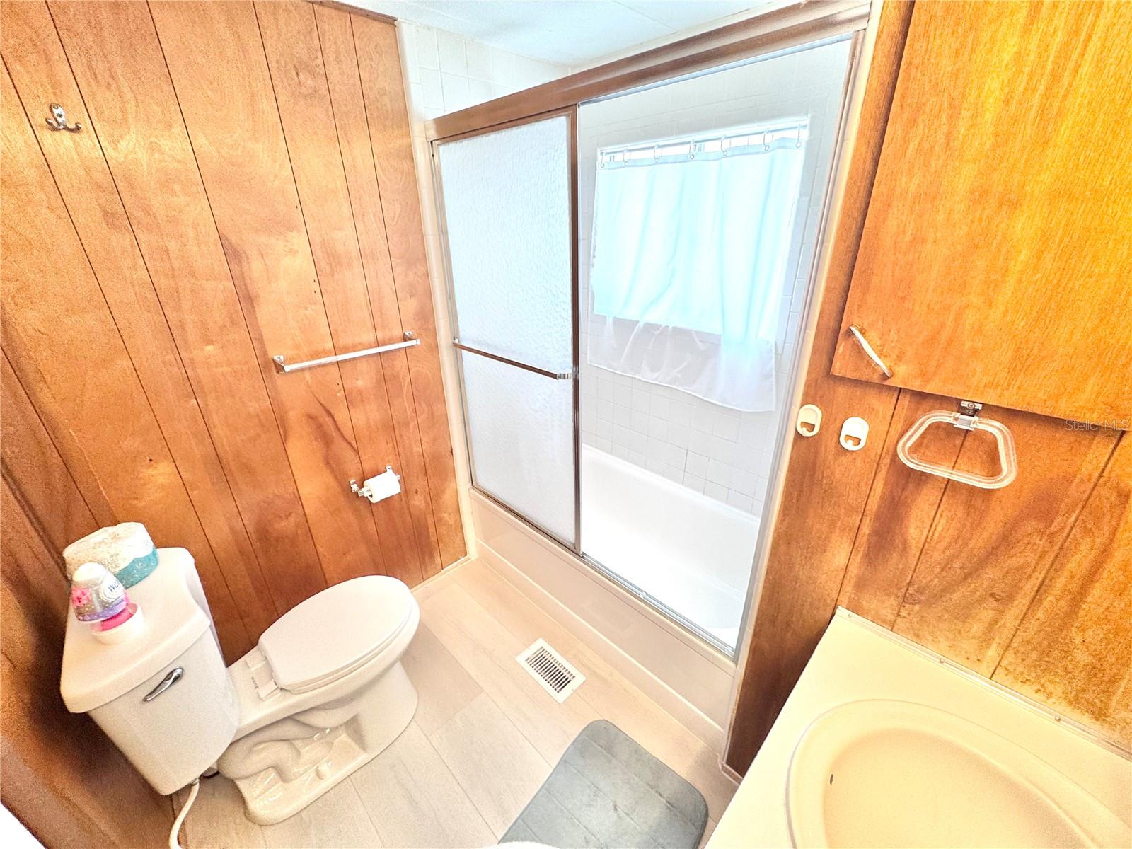 Image 10 of 31 For 5364 Christiancy Avenue