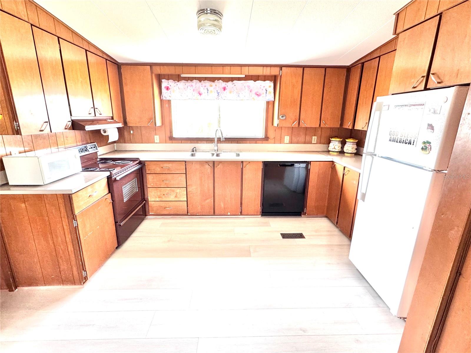 Image 13 of 31 For 5364 Christiancy Avenue