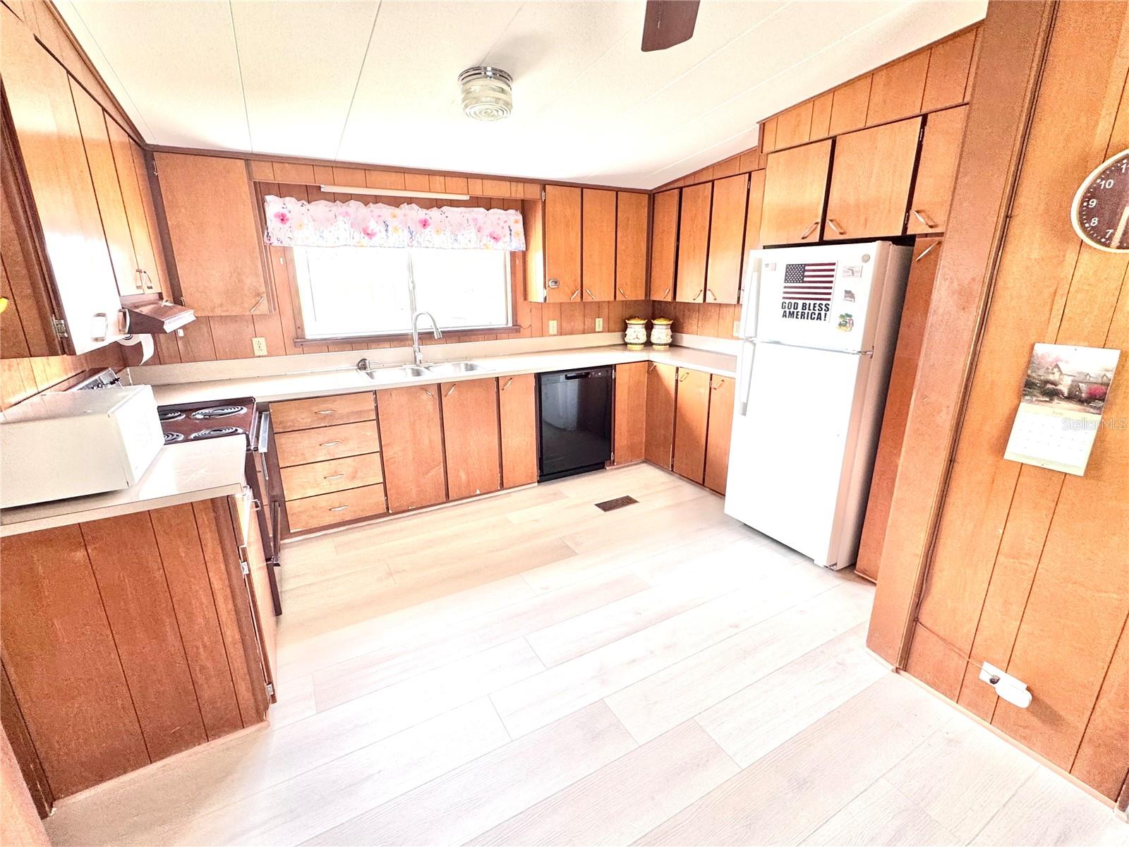 Image 14 of 31 For 5364 Christiancy Avenue