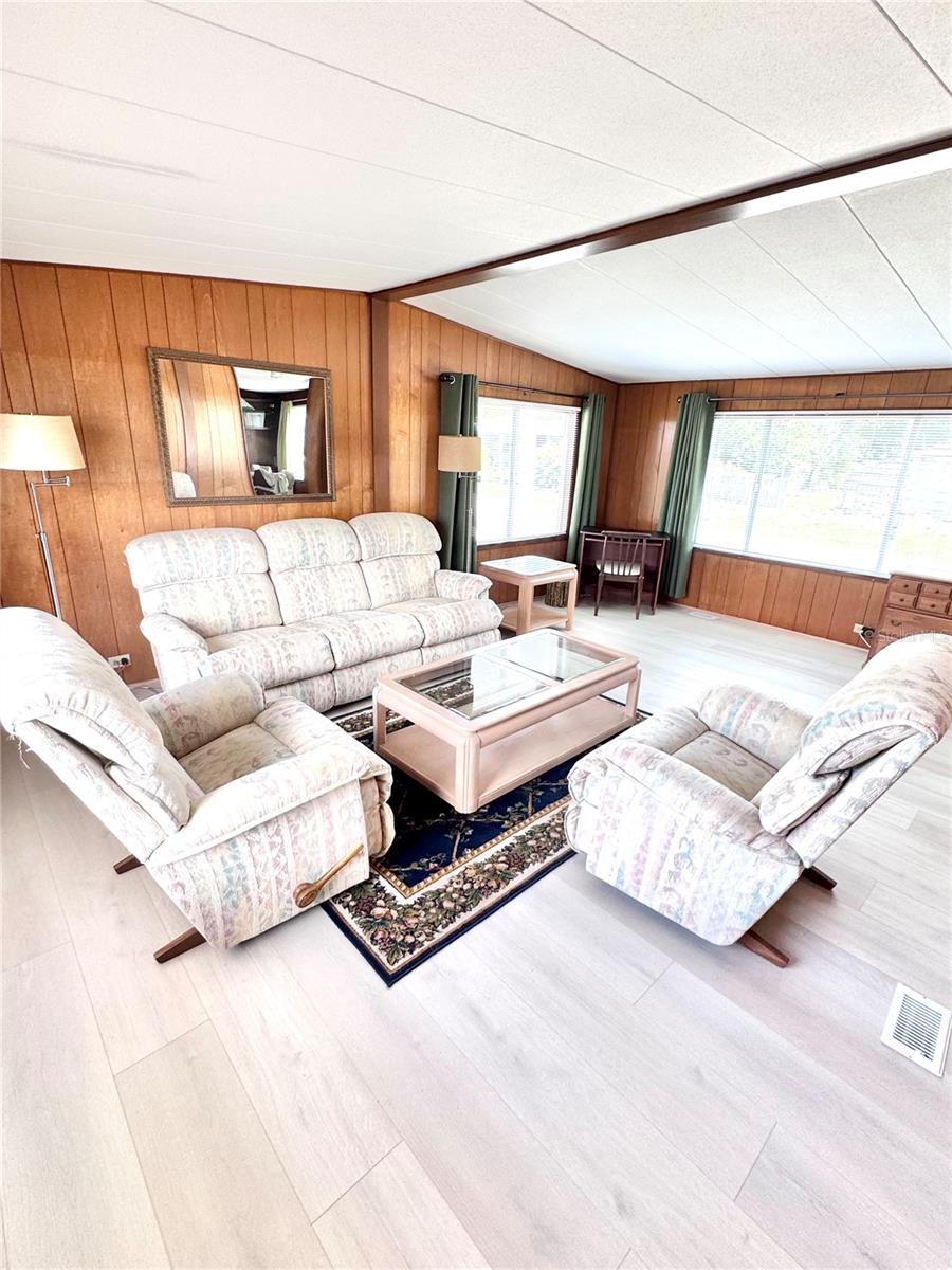 Image 17 of 31 For 5364 Christiancy Avenue