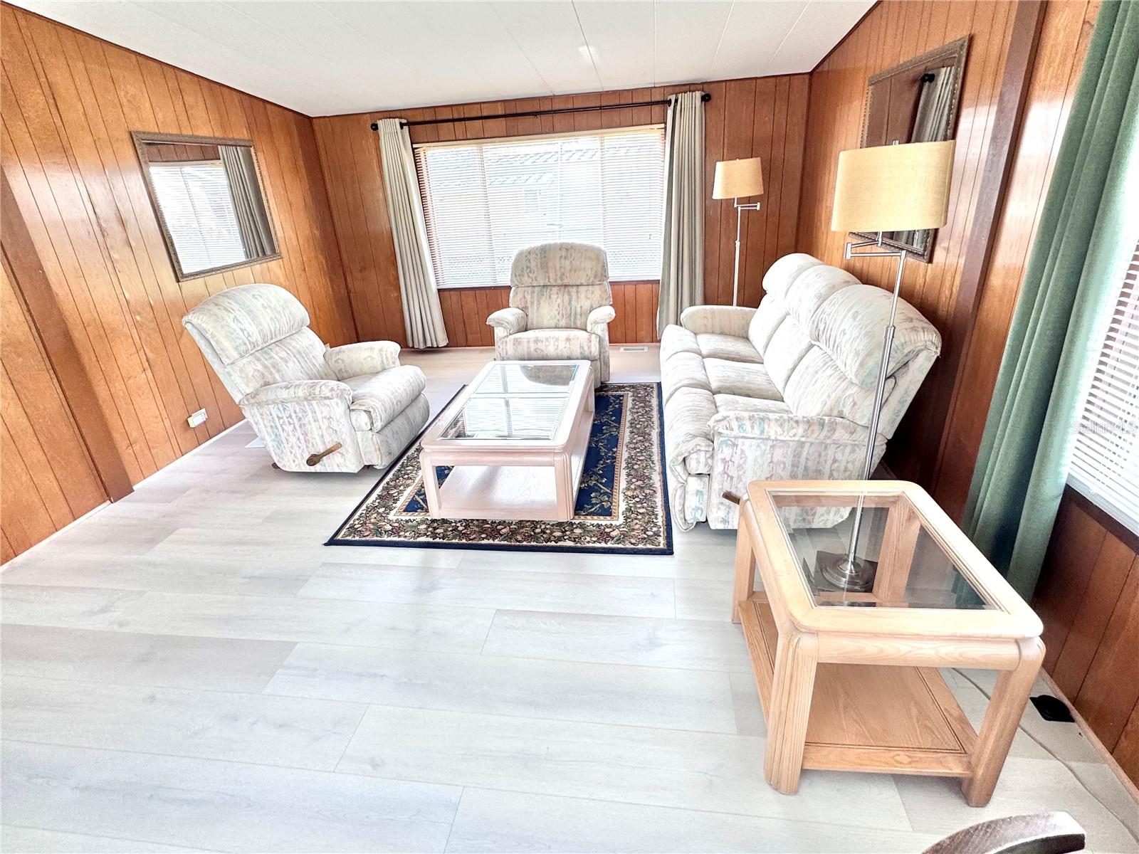 Image 19 of 31 For 5364 Christiancy Avenue