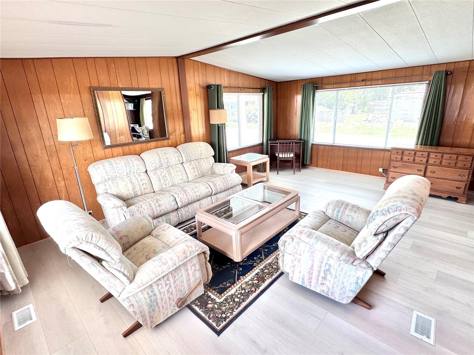 Image 20 of 31 For 5364 Christiancy Avenue