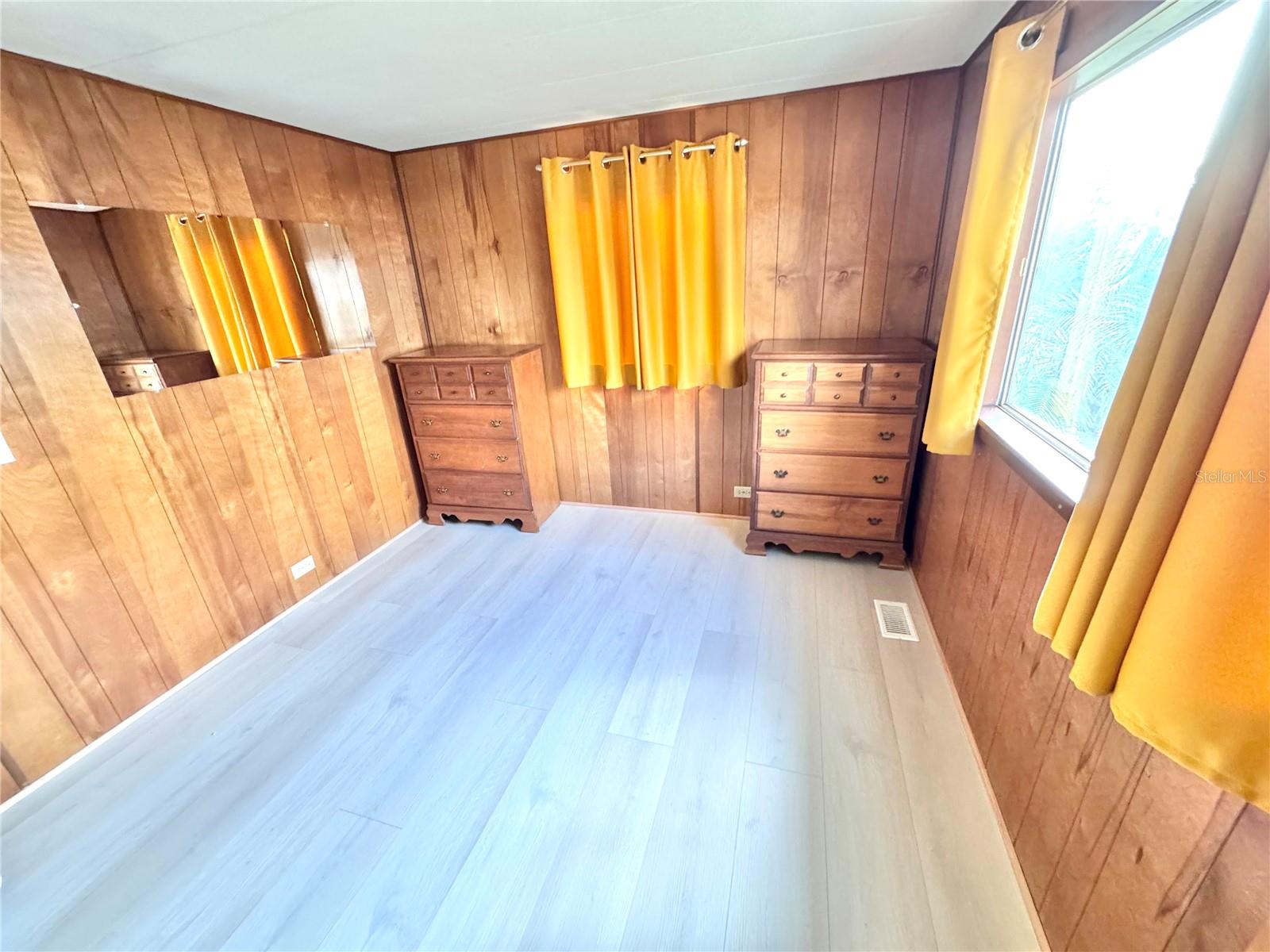 Image 5 of 31 For 5364 Christiancy Avenue