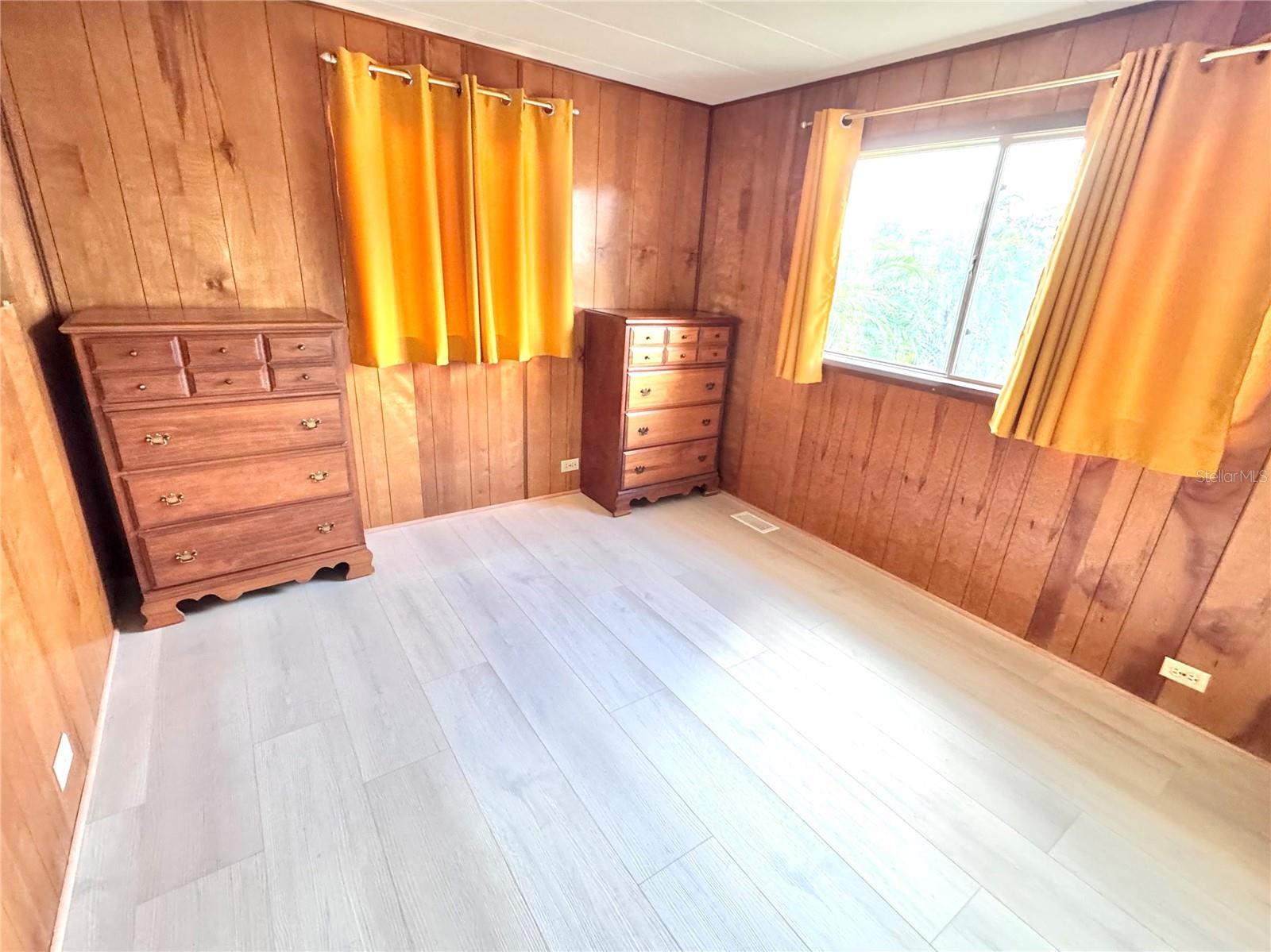 Image 6 of 31 For 5364 Christiancy Avenue