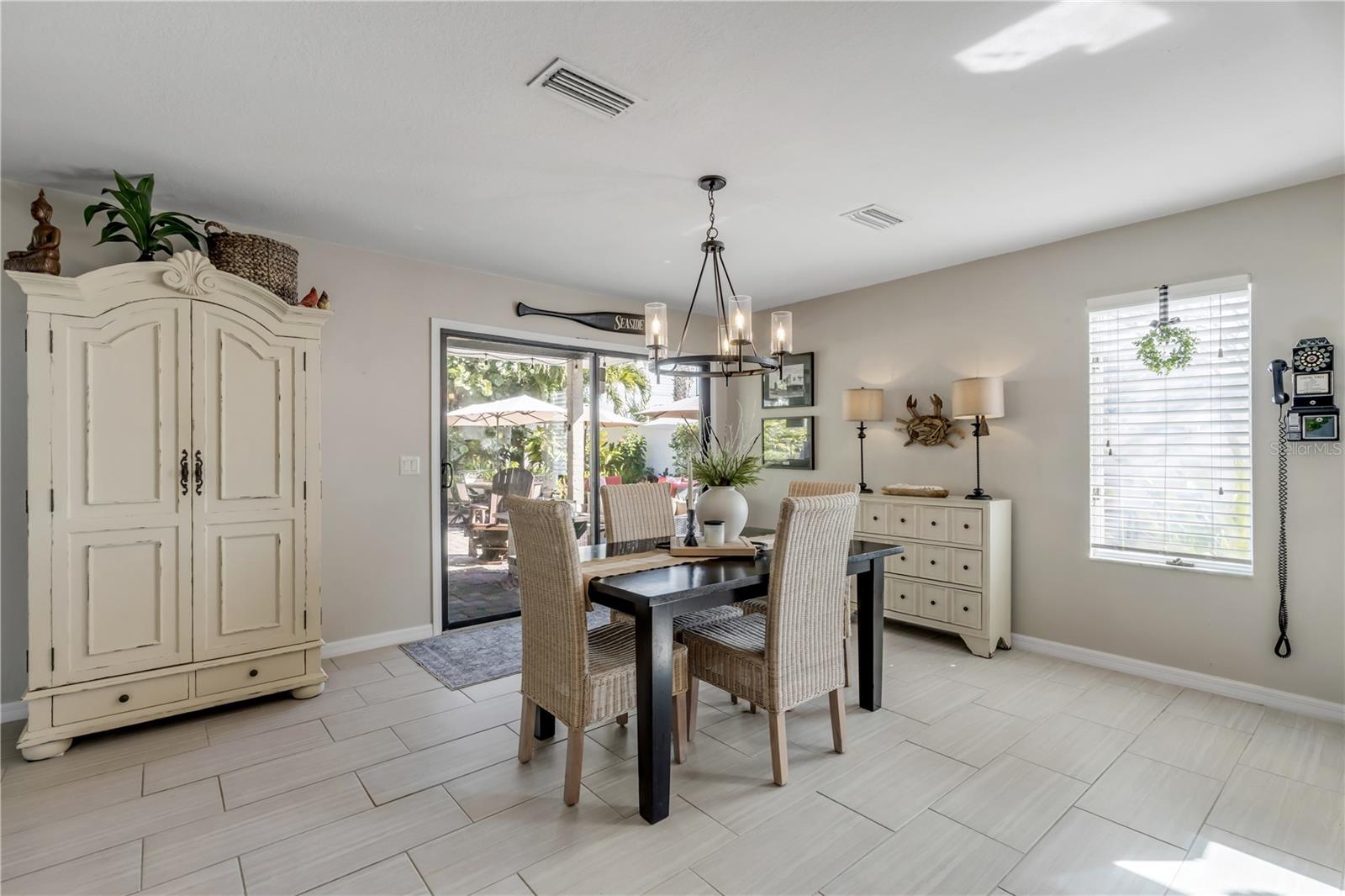 Image 22 of 100 For 4623 Atlantic Avenue